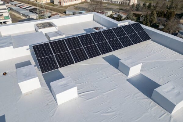 panele fotowoltaiczne na dachu