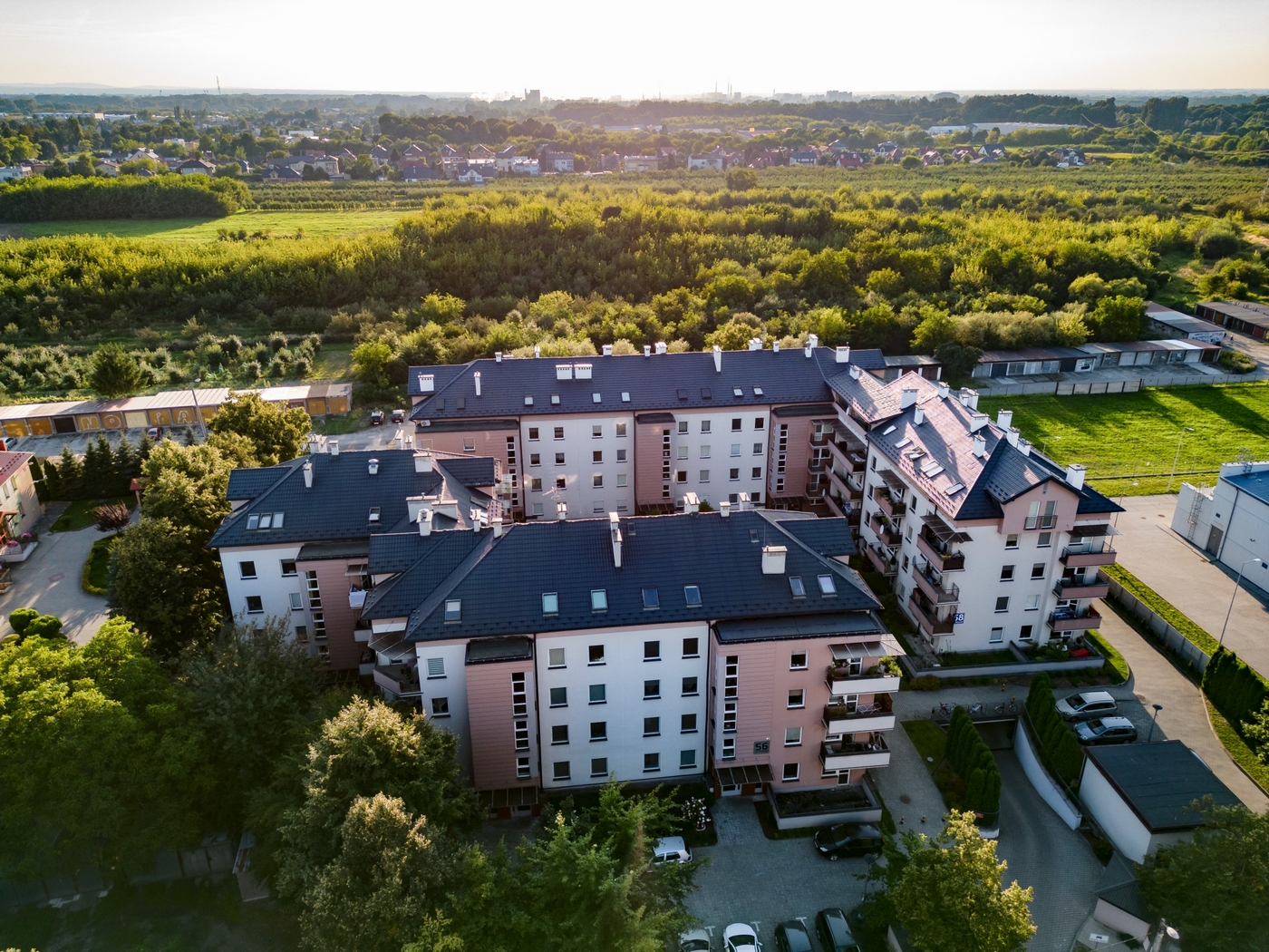 Osiedle przy ulicy Wilsona 56-58 w Tarnowie z drona