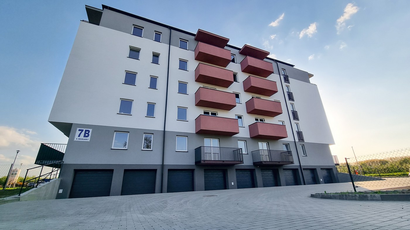 Wjazdy do garażów indywidualnych w budynku wielorodzinnym