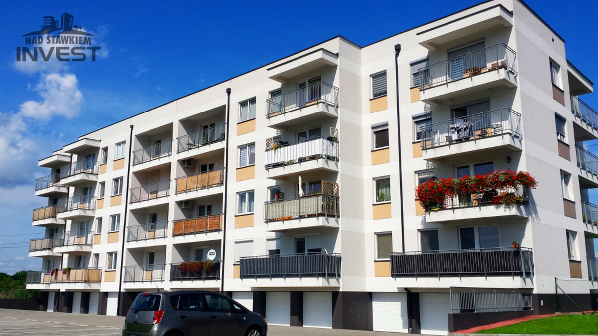 Wjazdy do garażów indywidualnych budynku przy ulicy Wieniawskiego 12B