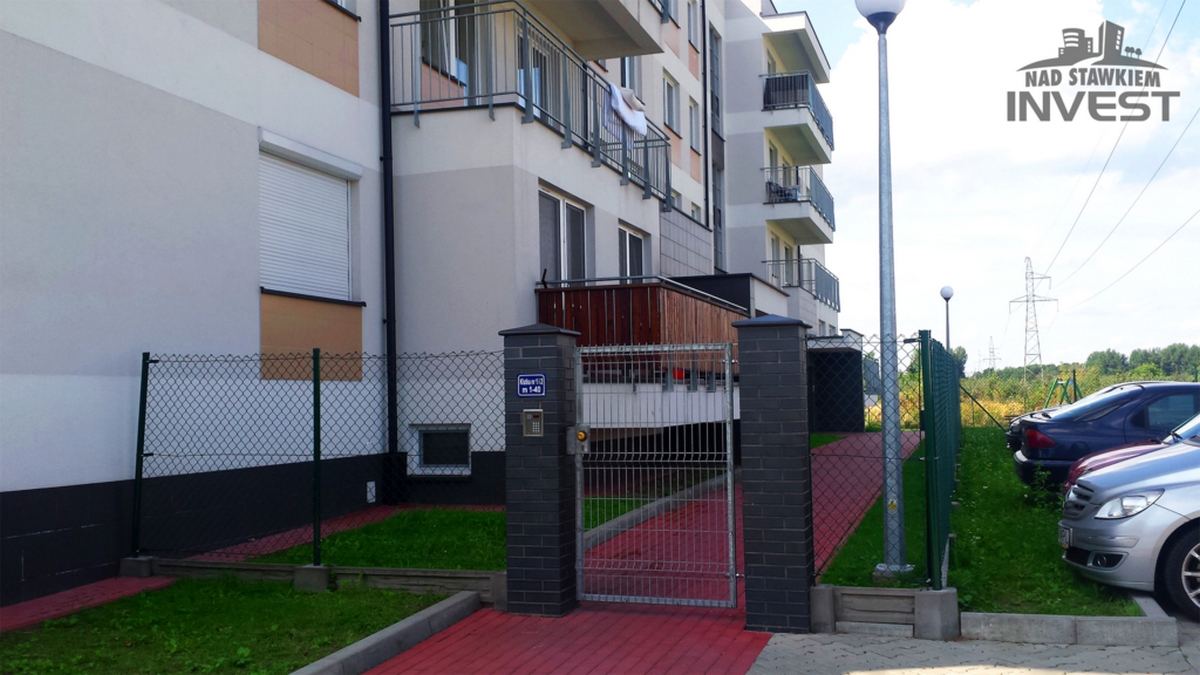 Furtka wejściowa na osiedle przy ulicy Wieniawskiego