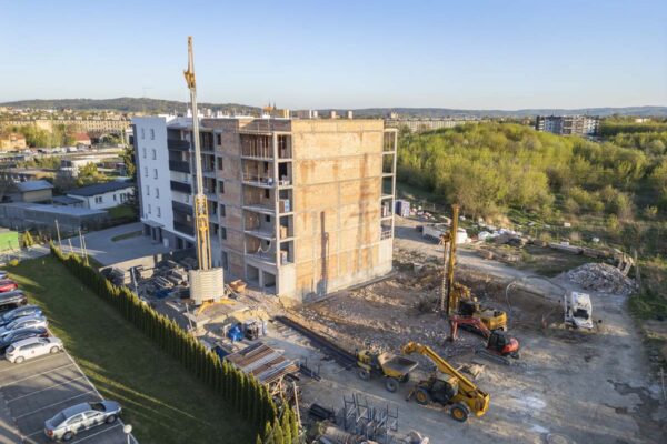plac budowy budynku wielorodzinnego